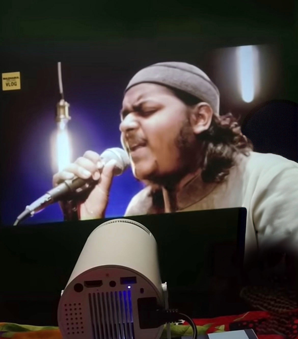 HY300 projector (from kerala)